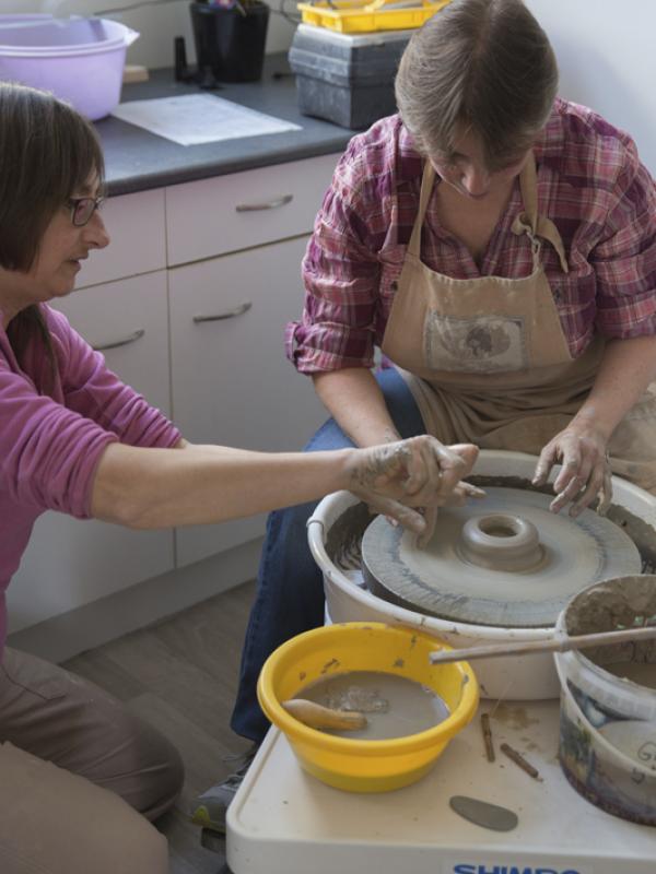 Deux mains la terre - Marc Zommer Photographies