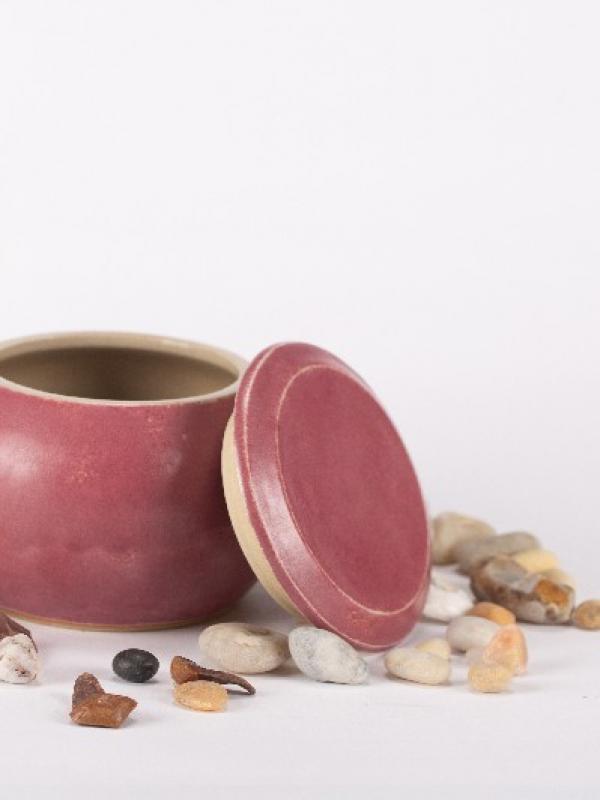 Pot avec couvercle