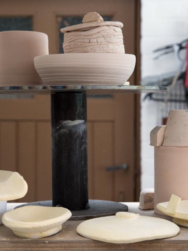 Deux mains la terre - Marc Zommer Photographies